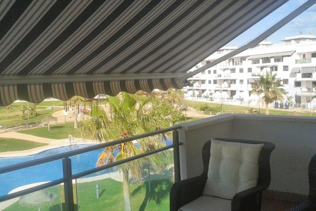Balkon lub taras w obiekcie Comfortable Apartment in Almería with Shared Pool - 72 m²