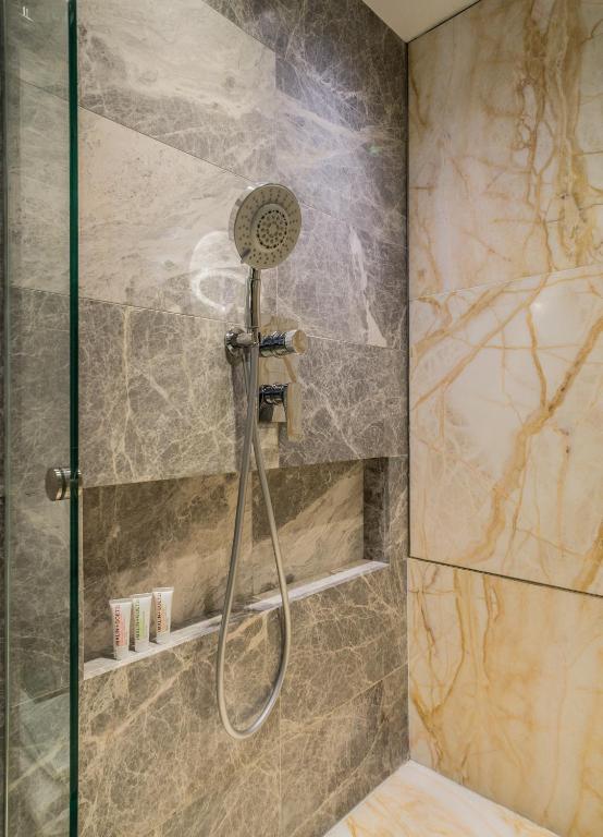 Bilik mandi di Ovolo Central