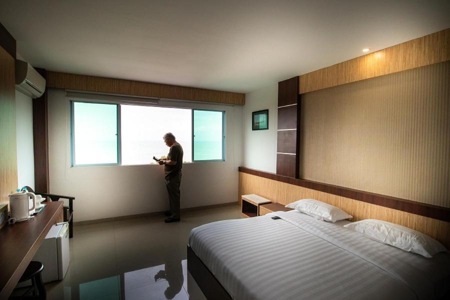 21 Karimun - King Room With Sea View