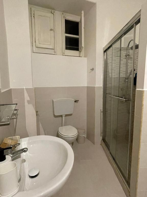 Kúpeľňa v ubytovaní 100 PASSI al Massimo