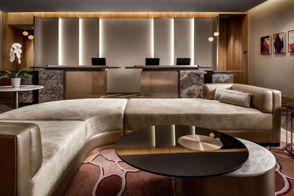 Posezení v ubytování Park Hyatt Toronto