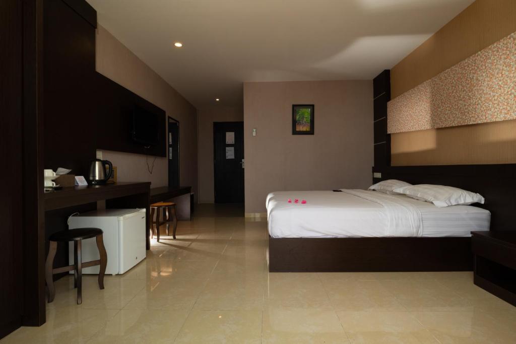21 Karimun - King Room With Balcony