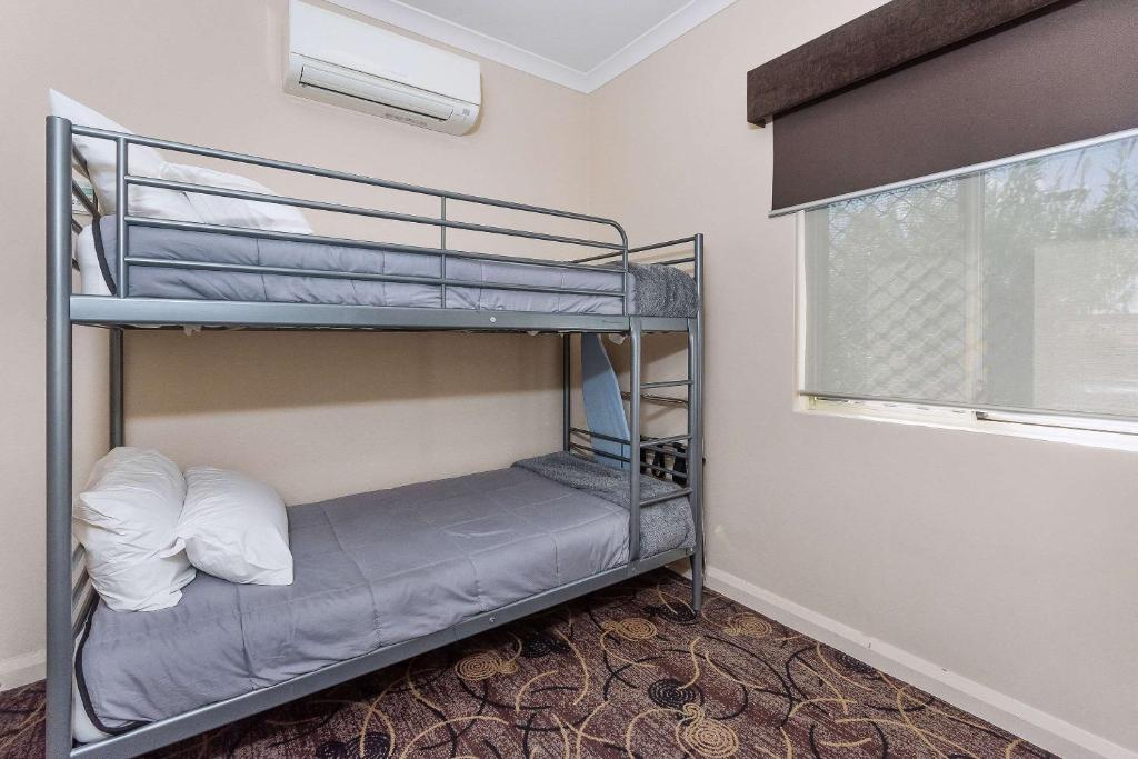 Postel nebo postele na pokoji v ubytování Quality Hotel Bayswater