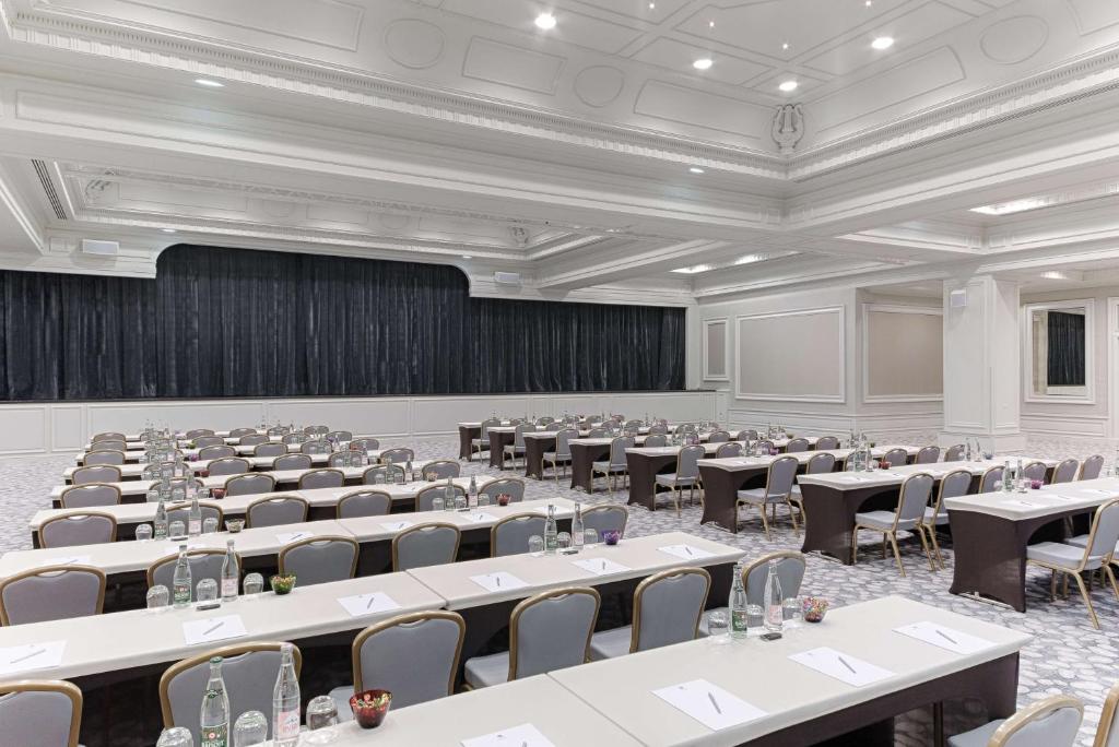 Área de negócios e/ou sala de conferências em Hyatt Regency Nice Palais de la Méditerranée