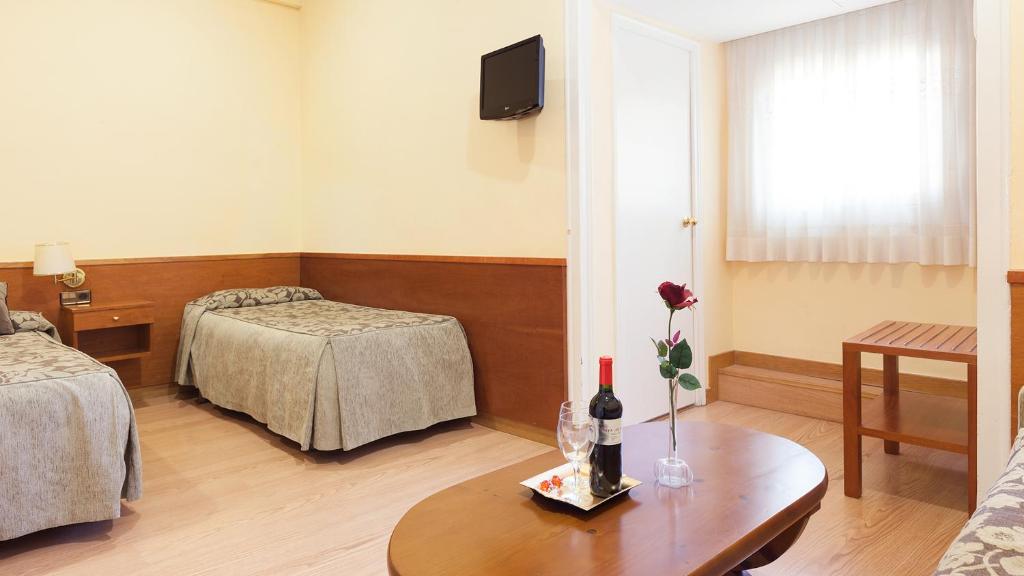 Hostal Oliva - Habitación Cuádruple