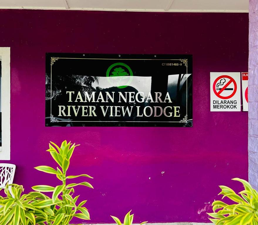 Majutusasutuses Taman Negara River View Lodge olev sertifikaat, autasu, silt või muu dokument