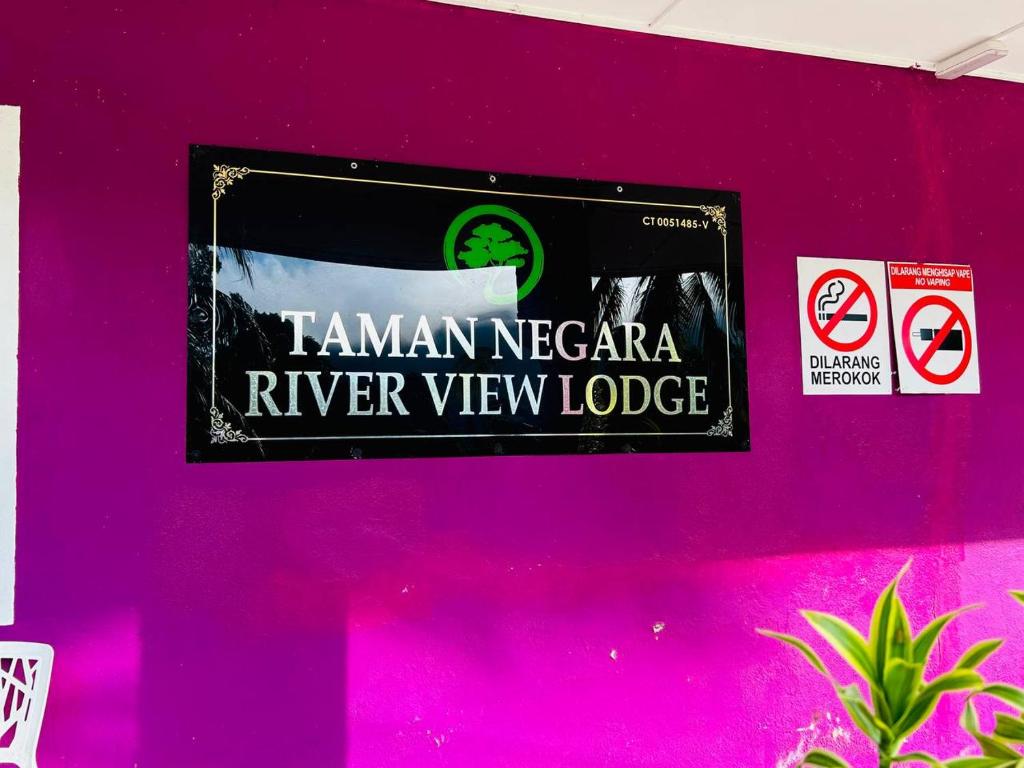 Majutusasutuses Taman Negara River View Lodge olev sertifikaat, autasu, silt või muu dokument