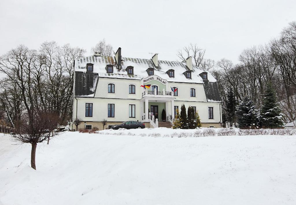 Hotel Palac w Myslecinku - Resim 39