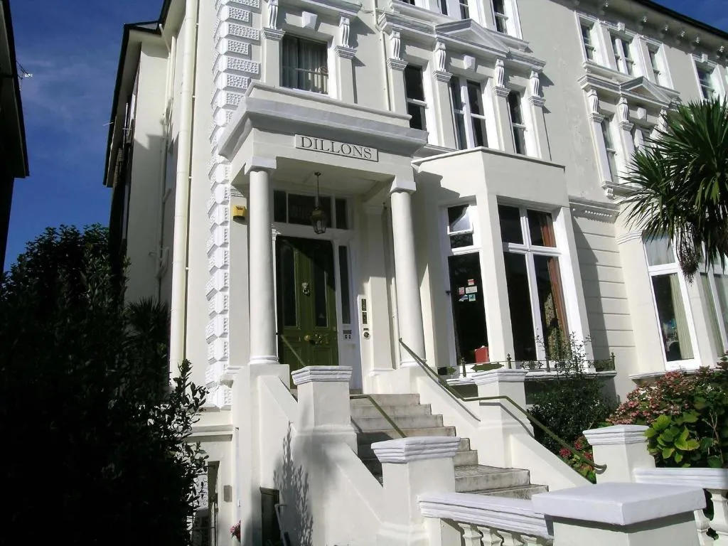 Dillons Hotel, Londra, Marea Britanie