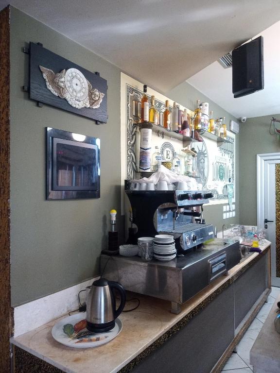 Kuchyň nebo kuchyňský kout v ubytování Prince Hotel Fier