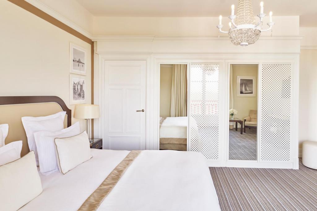 Hôtel Barrière L'Hermitage - Prestige Double Room