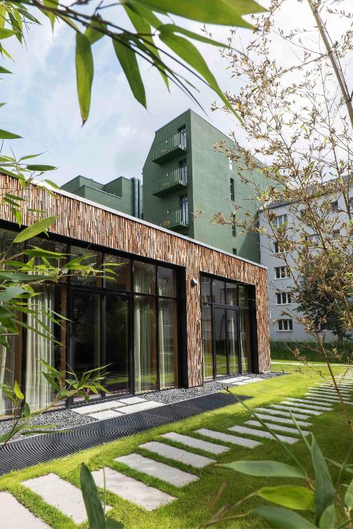 sly Berlin - Resim 13