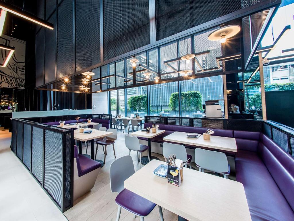 Posezení v ubytování YOTEL Singapore Orchard Road
