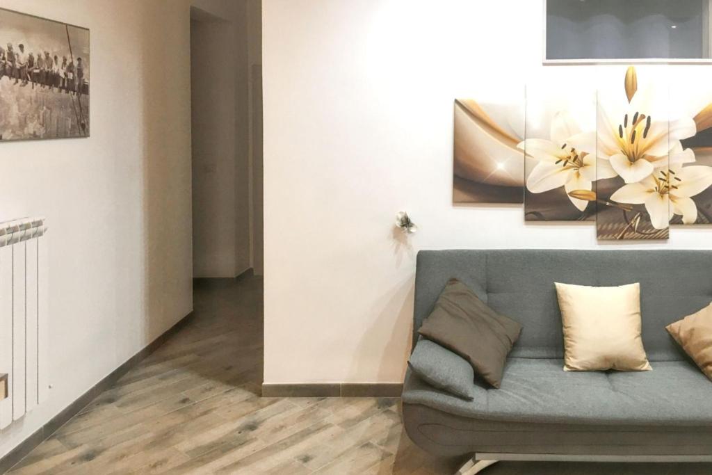 A seating area at Charming house in Carpino