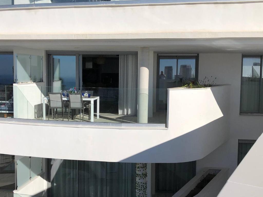 Balkón nebo terasa v ubytování Mediterranean Apartment With Sea Views In Mijas