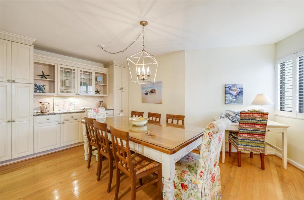 Kuchyň nebo kuchyňský kout v ubytování Compass Point 221