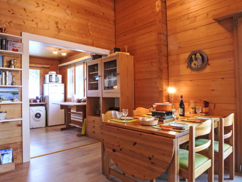 Kuchyň nebo kuchyňský kout v ubytování Apartment Alpa by Interhome