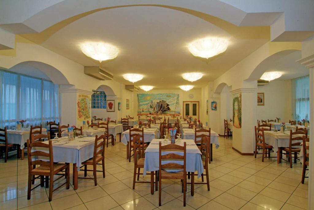 Restoran ili drugo mesto za obedovanje u objektu Hotel Arlecchino