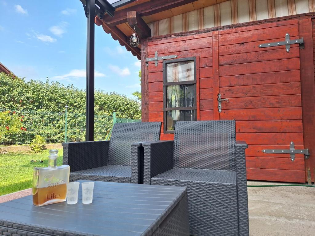 Patio nebo venkovní prostory v ubytování Apartment Nina-bazen-klima-parking