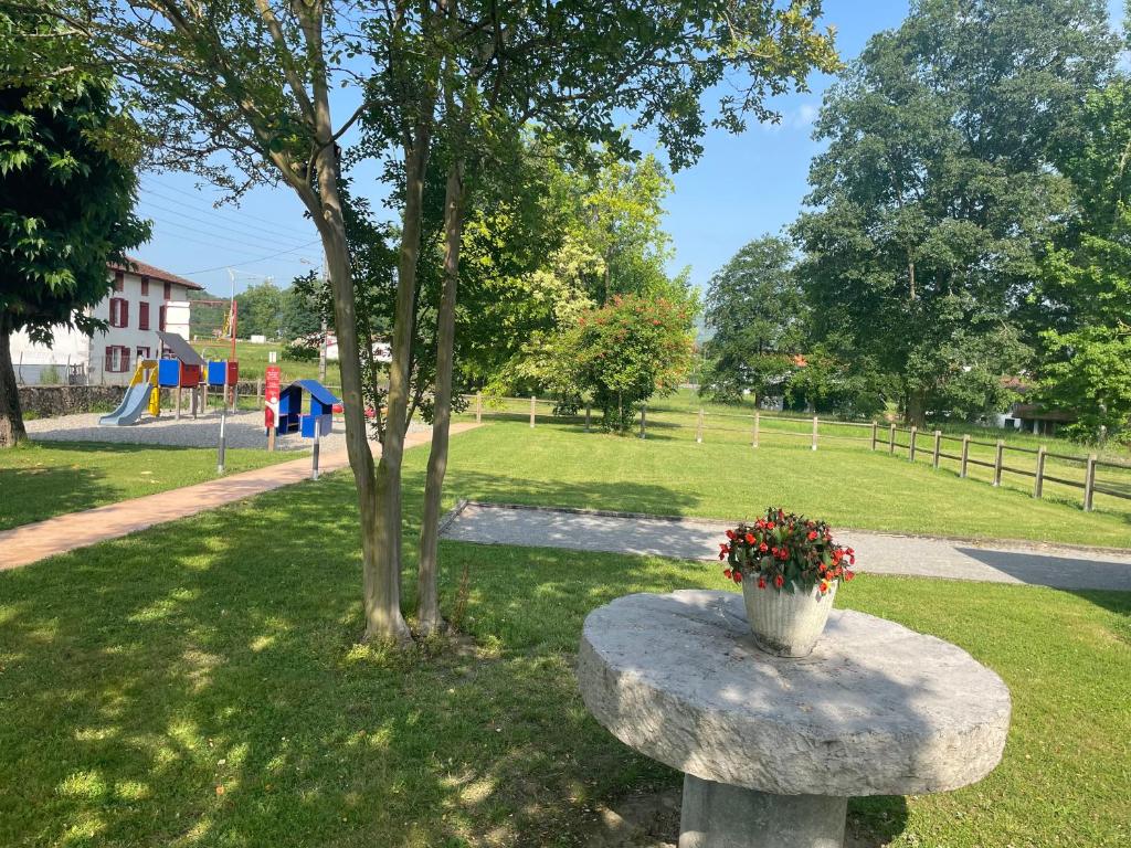 Zahrada ubytování Hotel Mendy