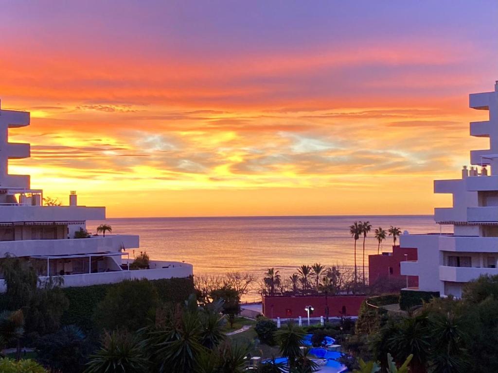 Charming Apartment in Benalbeach