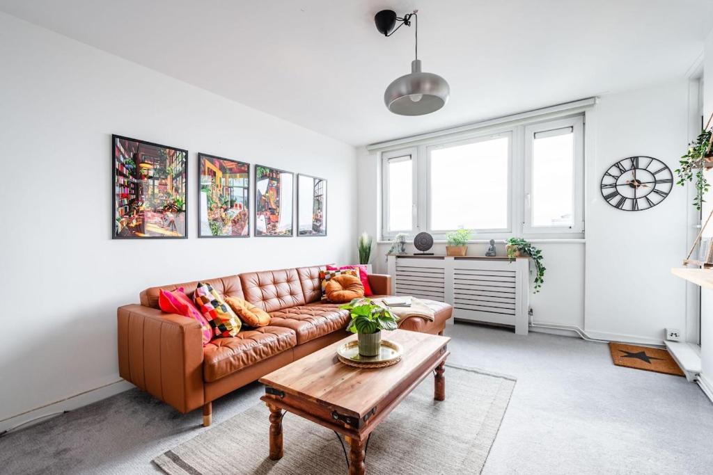 For Rent: Brand New 2 Bedrooms Penthouse , Off Freedom Way, Ikate ...