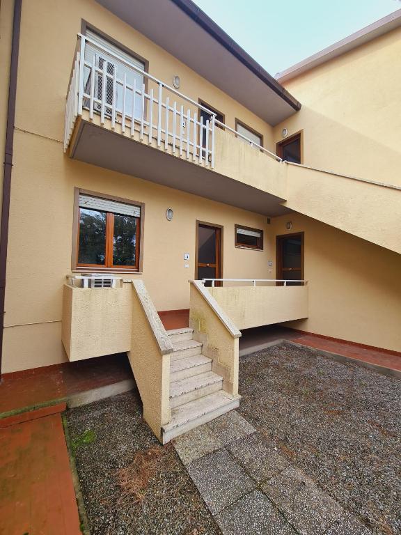 Budova, v ktorej sa apartmán nachádza