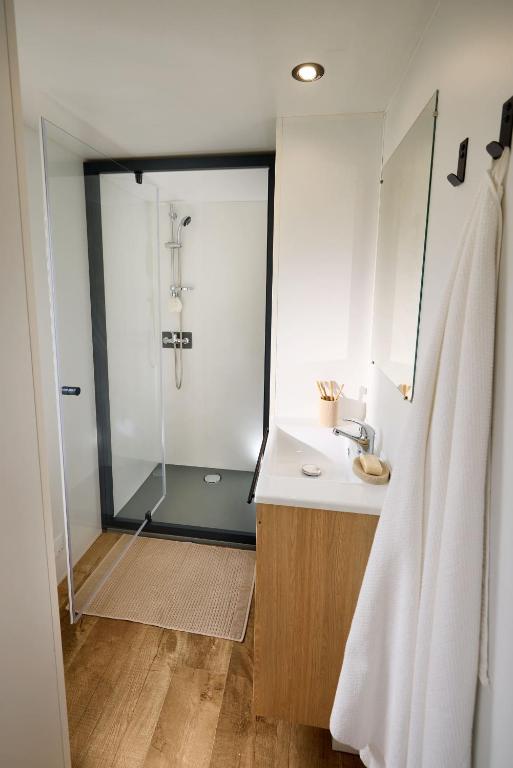 Koupelna v ubytování Eco-Lodge Lou Pantaï
