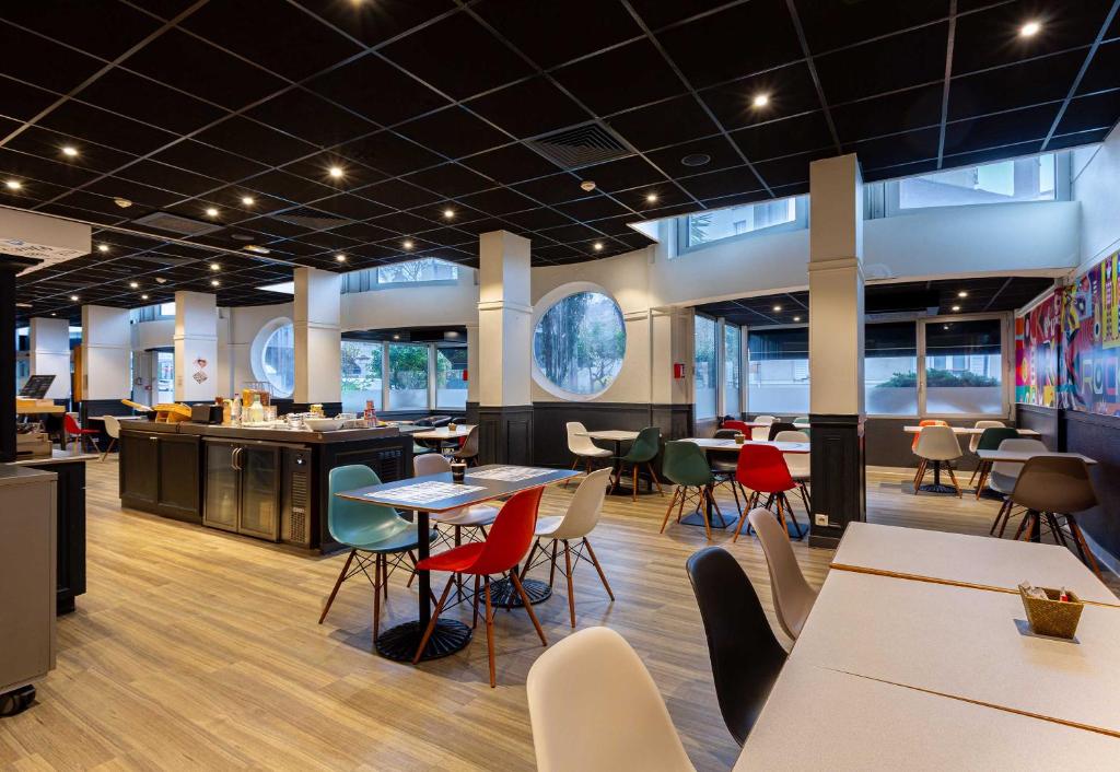 Restaurace v ubytování B&B HOTEL Orléans Centre Foch