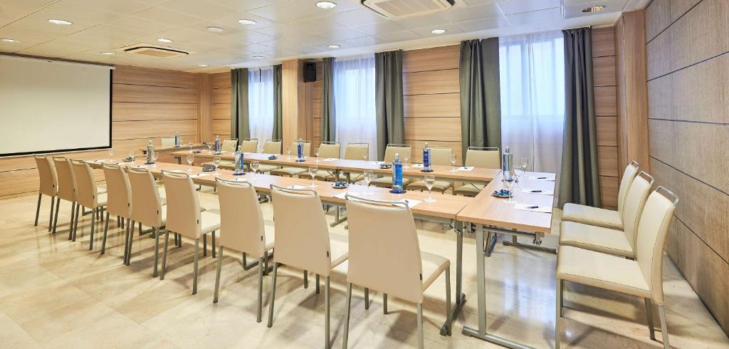 Konferenční prostory v ubytování NH Logroño Herencia Rioja