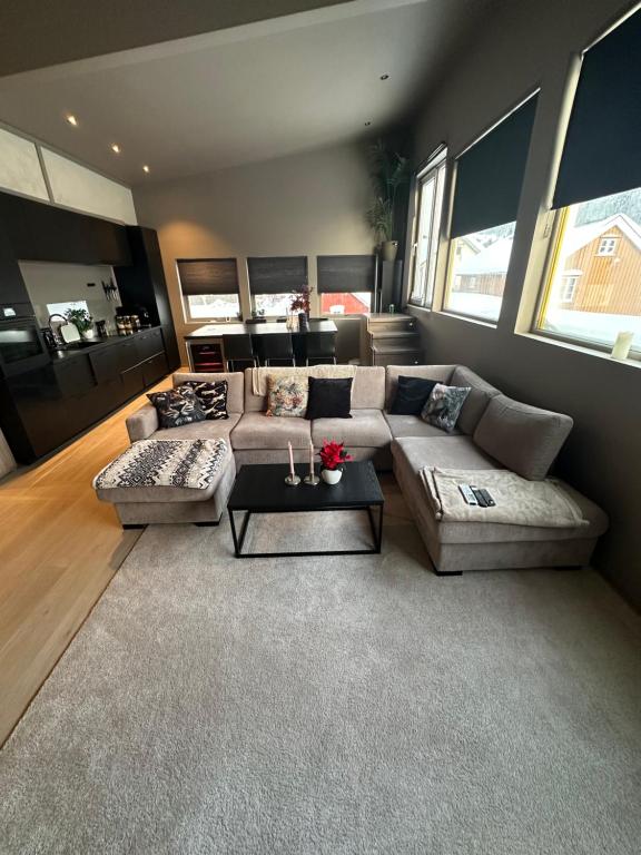 Χώρος καθιστικού στο Ny leilighet med eget treningsstudio under ski-vm i Trondheim
