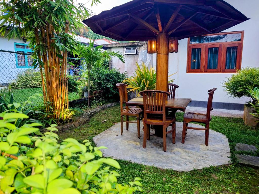 Zahrada ubytování The Whitegates Lodge