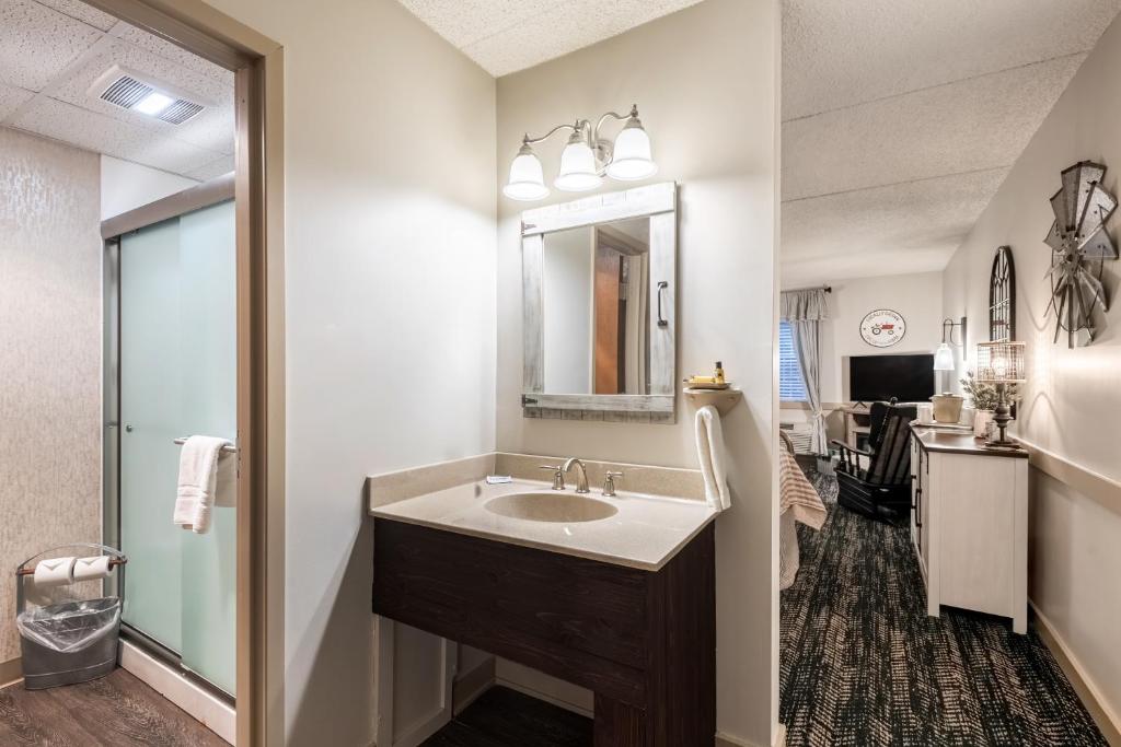 Country Living Inn - Suite
