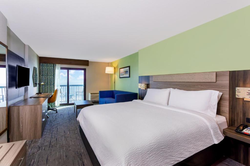 Holiday Inn Express & Suites Oceanfront Daytona Beach Shores, an IHG Hotel - 