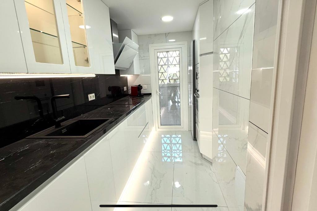 Kúpeľňa v ubytovaní MI CAPRICHO B12 -Luxury Beachfront Apartment- Costa del Sol