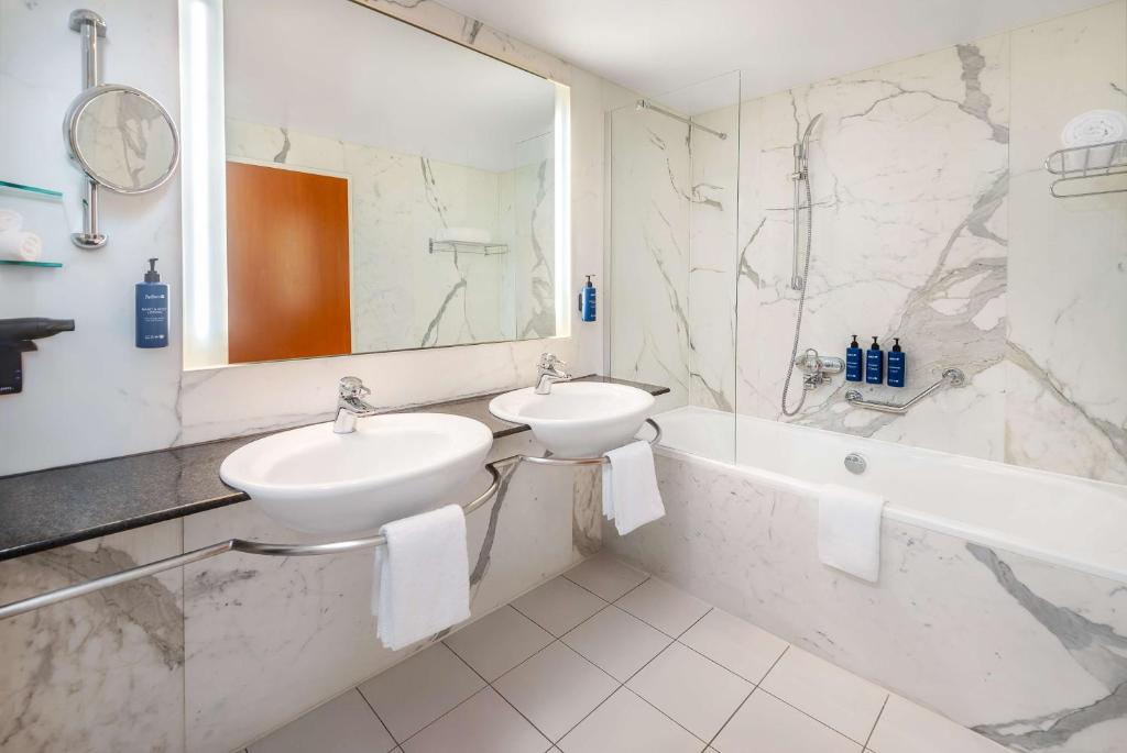 Koupelna v ubytování Radisson Blu Fürst Leopold Hotel