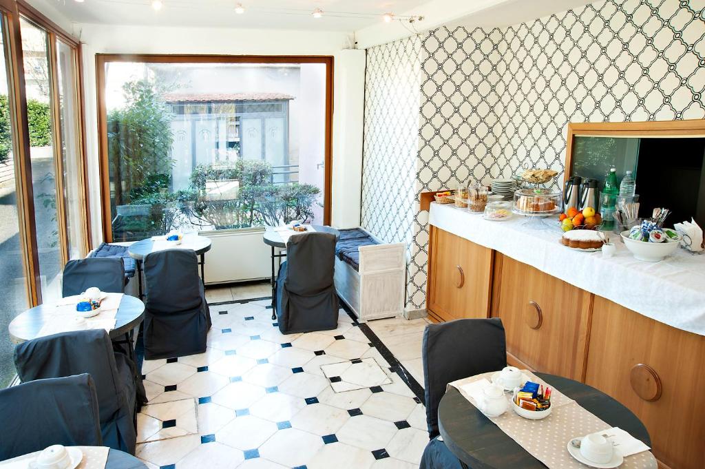 Hotel Arco Di Travertino - Resim 4