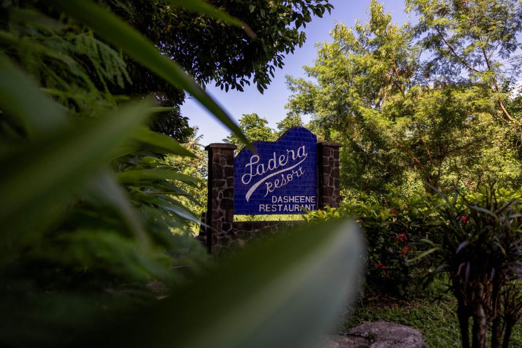 Сертификат, награда, вывеска или другой документ, выставленный в Ladera Resort