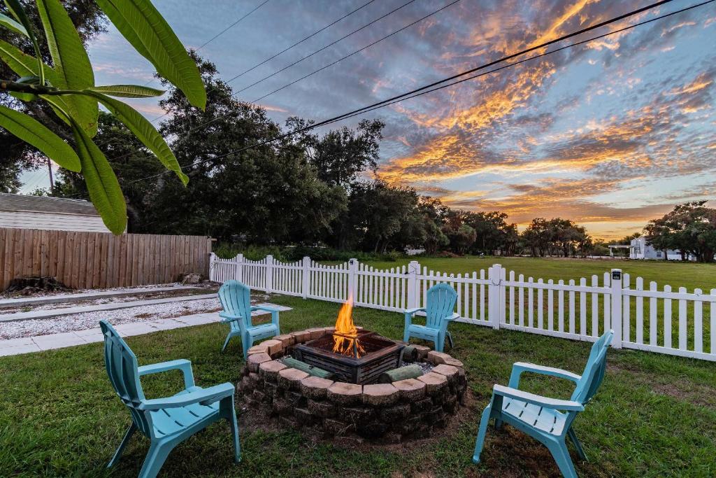 Zahrada ubytování Tropical Dream - Pool - Firepit - Gazebo