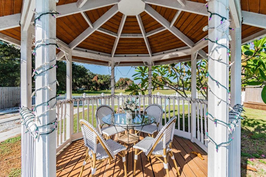 Zahrada ubytování Tropical Dream - Pool - Firepit - Gazebo