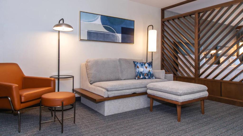 Posezení v ubytování Courtyard by Marriott Bettendorf