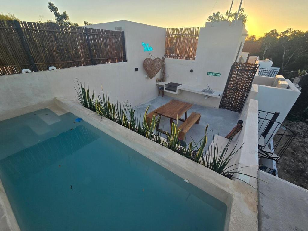 Modern Penthouse Apartment Urban Jungle View photo