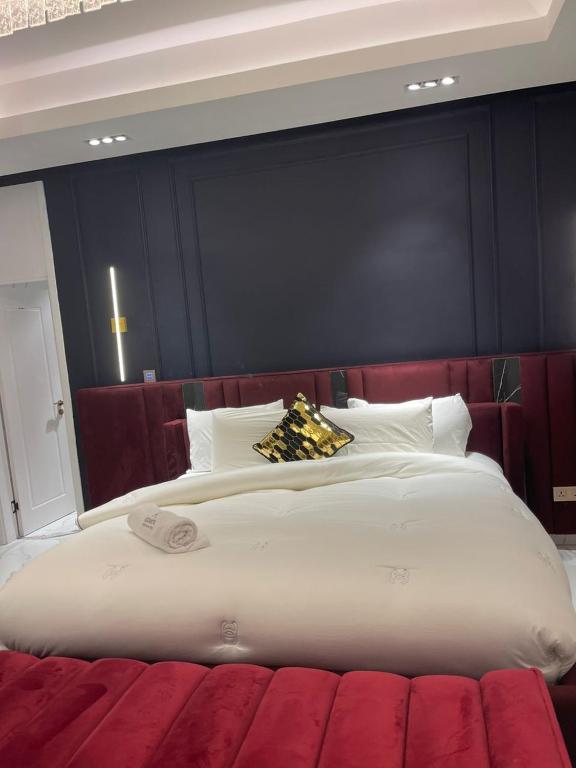 Postel nebo postele na pokoji v ubytování Sujimoto Residences MacDonald