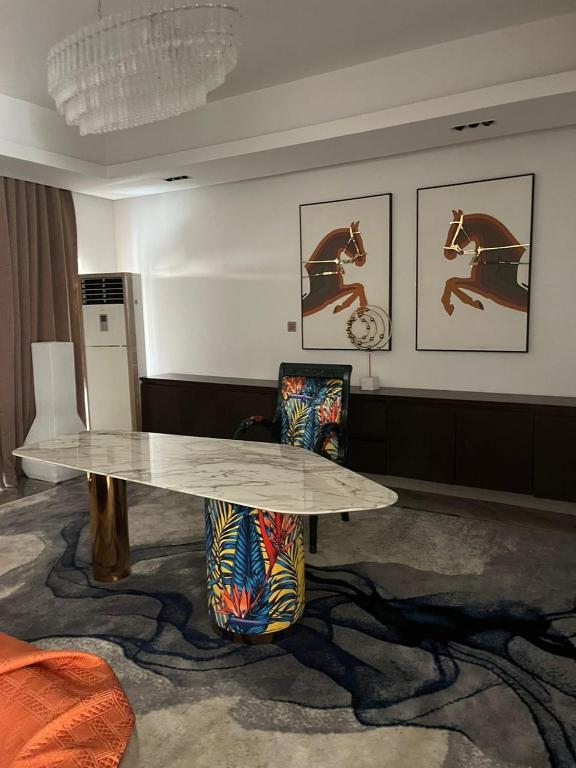 Posezení v ubytování Sujimoto Residences MacDonald