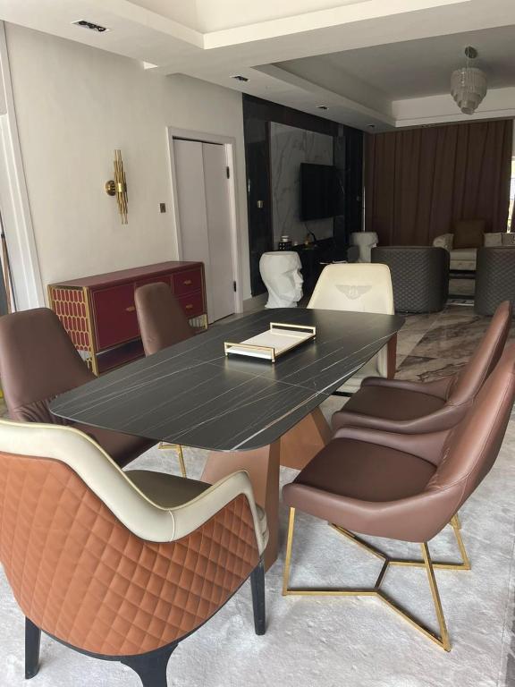 Posezení v ubytování Sujimoto Residences MacDonald