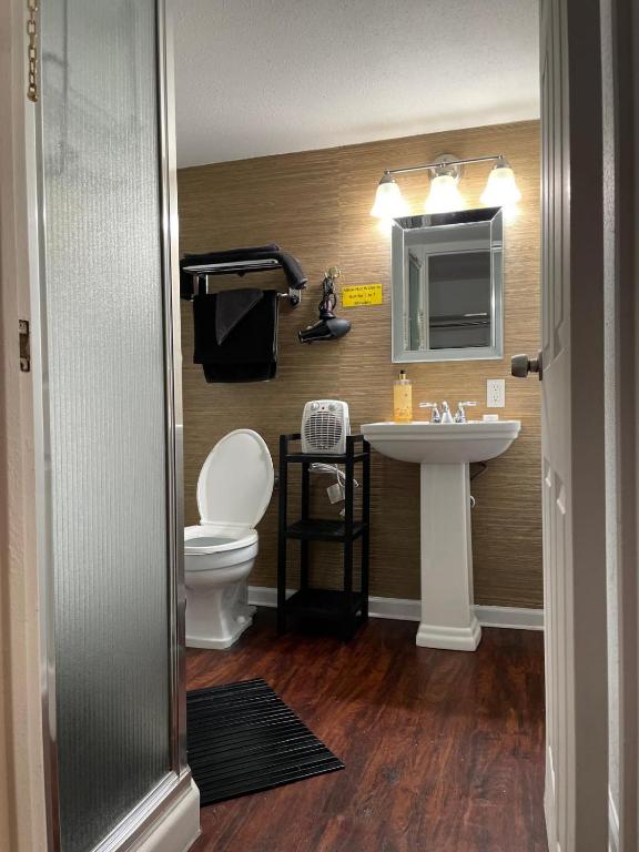 The Village Inn Hotel photo