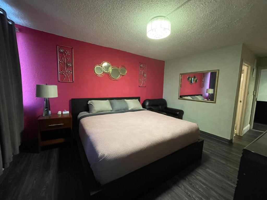 The Village Inn Hotel photo