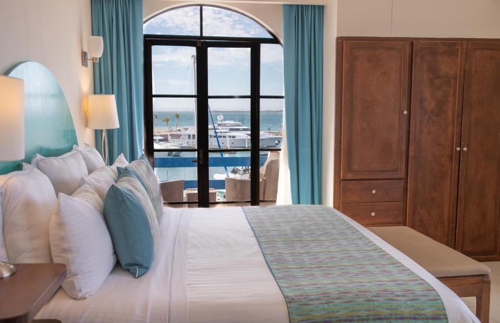 The Westmarine Waterfront Hotel