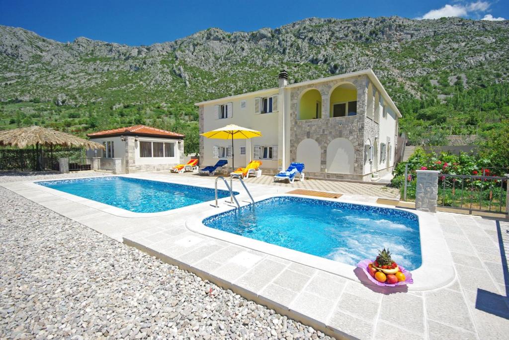 Πισίνα στο ή κοντά στο Family friendly house with a swimming pool Zavojane, Zagora - 23737
