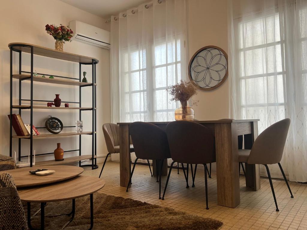Ảnh trong thư viện ảnh của Chez Lilou - Grand Studio Cozy et Lumineux DAKAR Centre ở Dakar